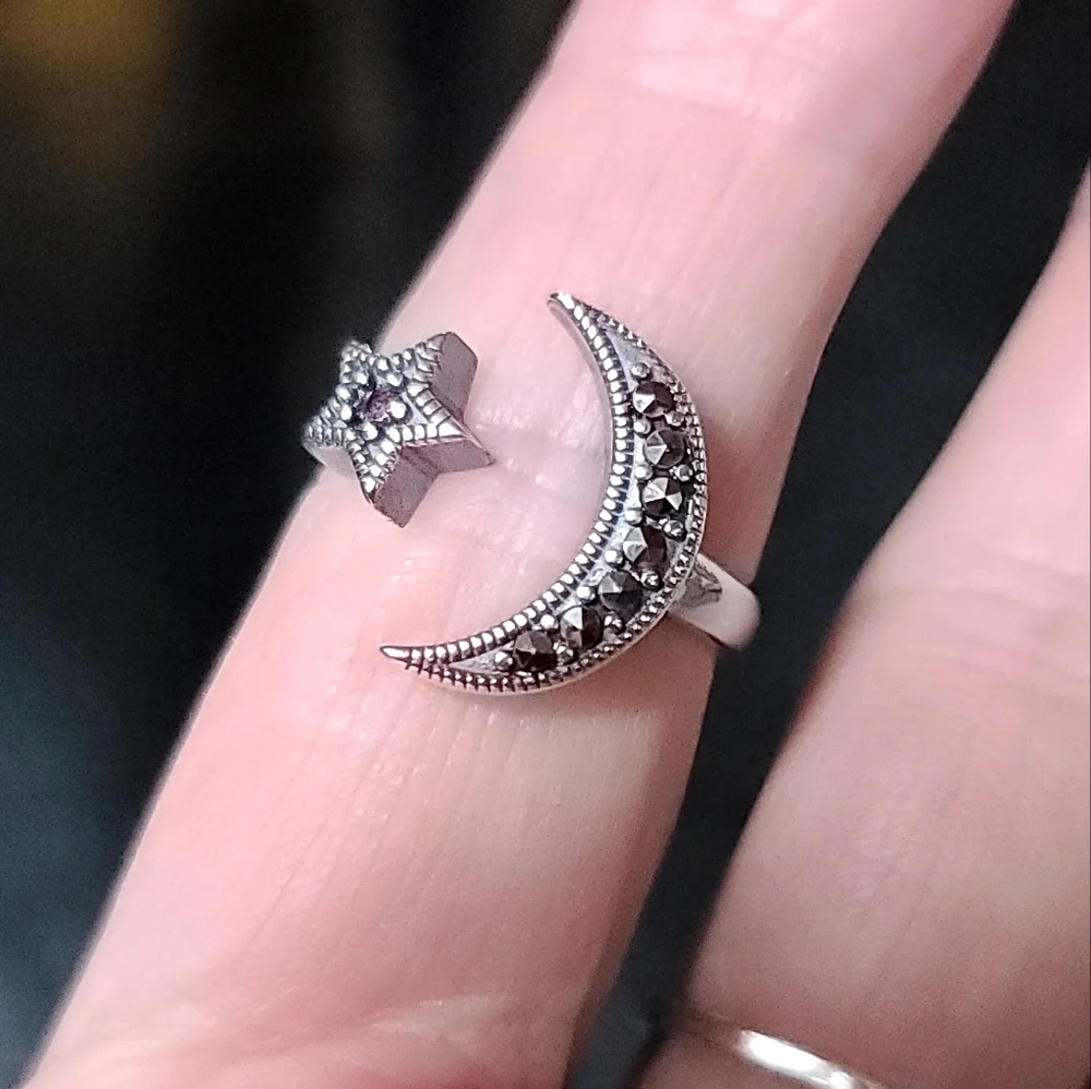 Ruby & Marcasite GORGEOUS sterling moon 🌙 & Star ring sz8 adjustable - Picture 5 of 7
